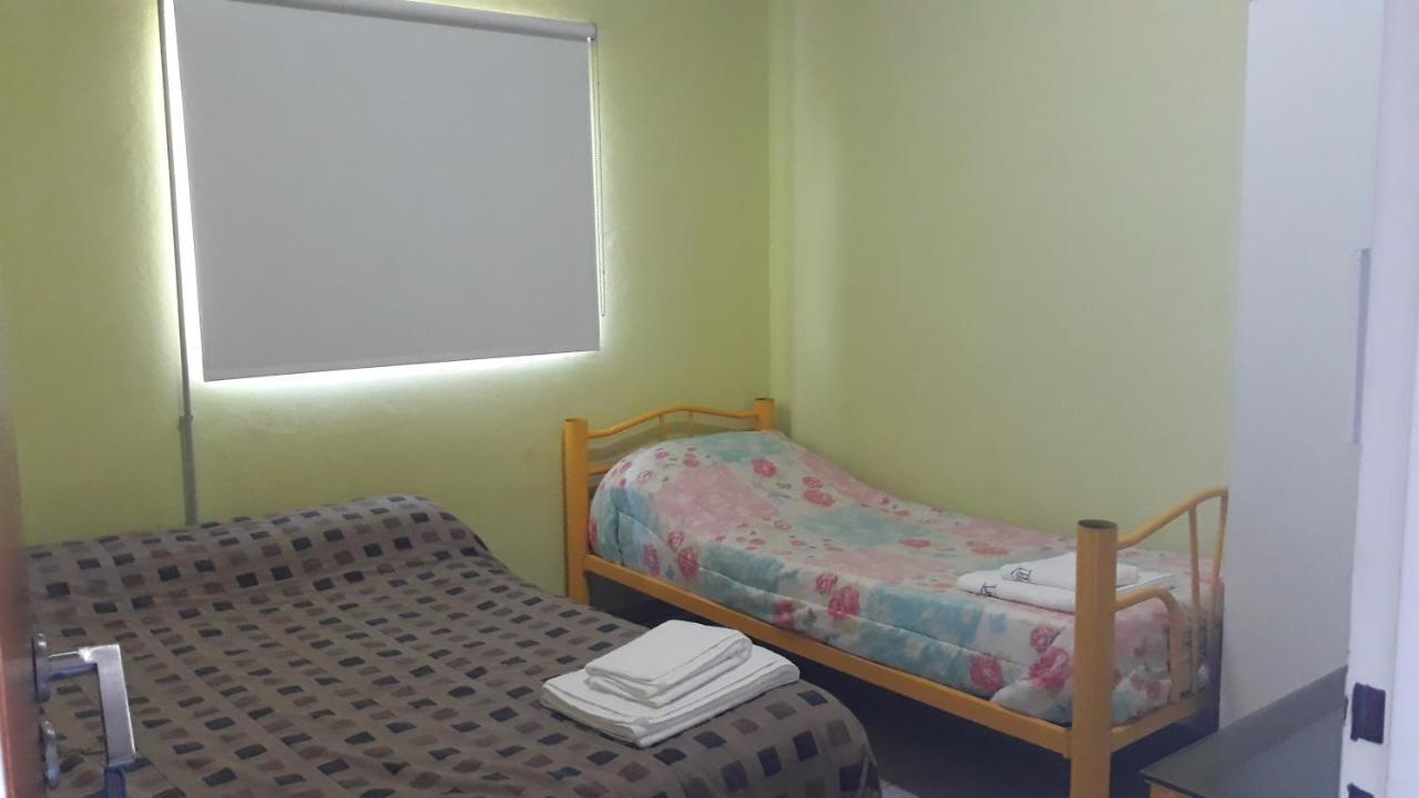 Hostel Puerta De Hierro Villa Alsina Luaran gambar