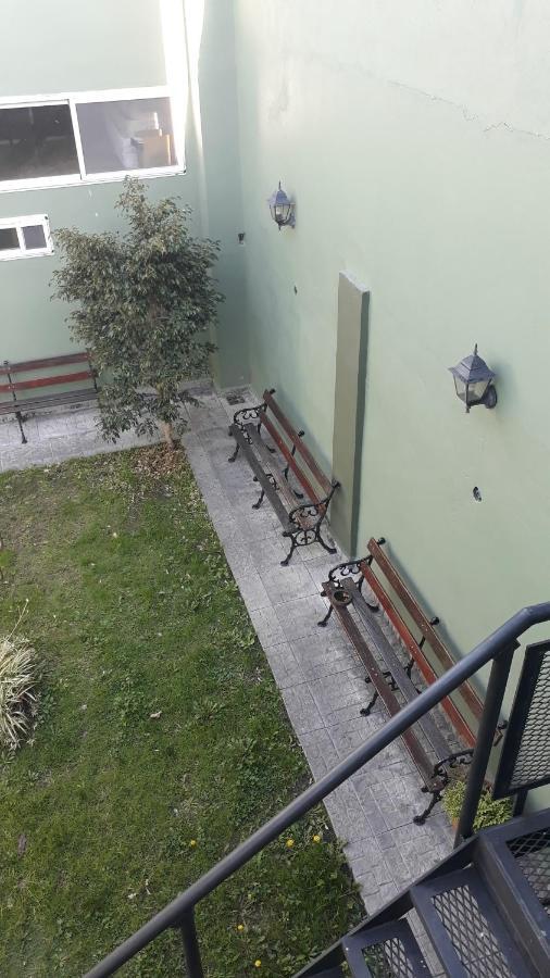 Hostel Puerta De Hierro Villa Alsina Luaran gambar