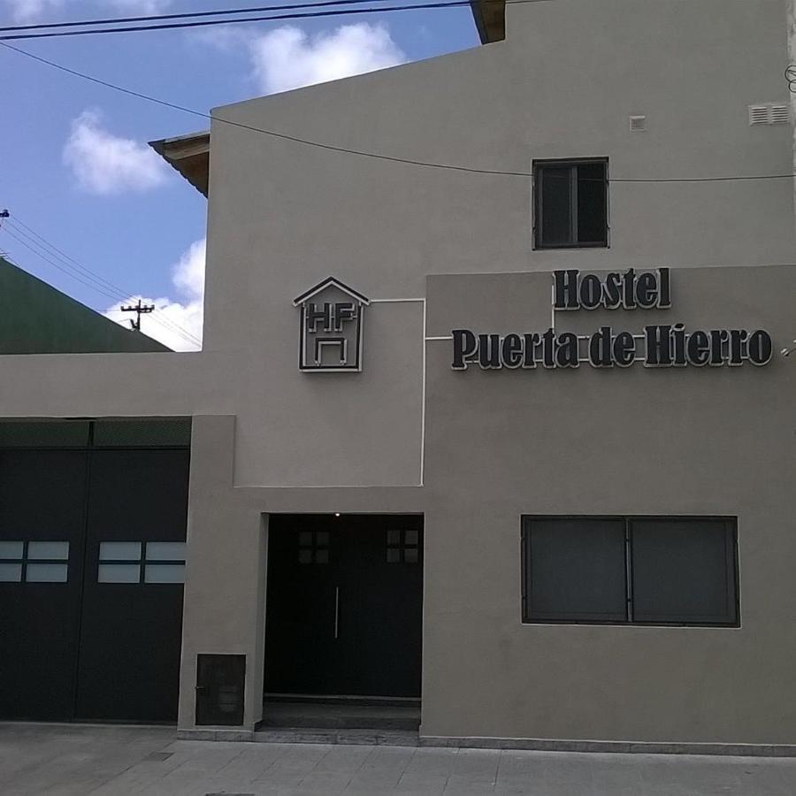 Hostel Puerta De Hierro Villa Alsina Luaran gambar