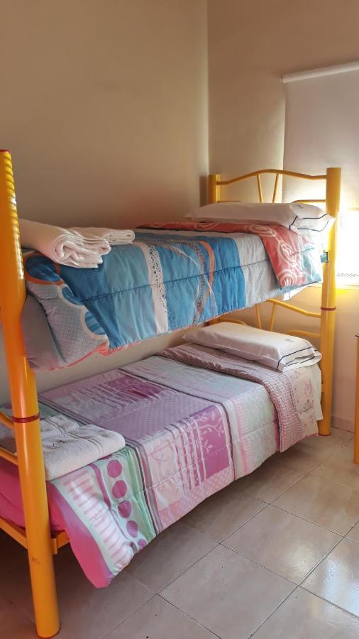 Hostel Puerta De Hierro Villa Alsina Luaran gambar