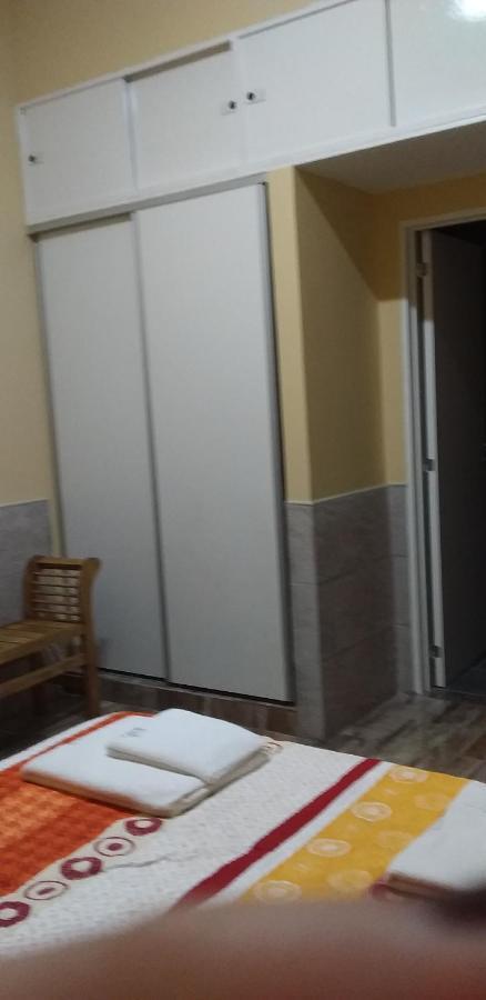 Hostel Puerta De Hierro Villa Alsina Luaran gambar