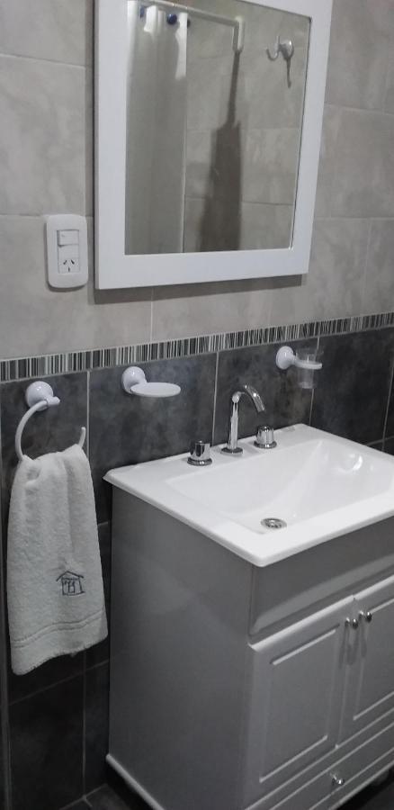 Hostel Puerta De Hierro Villa Alsina Luaran gambar
