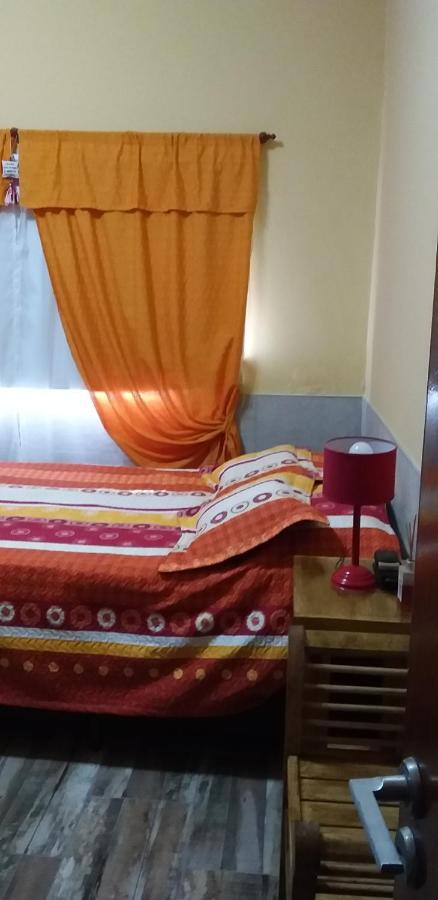 Hostel Puerta De Hierro Villa Alsina Luaran gambar